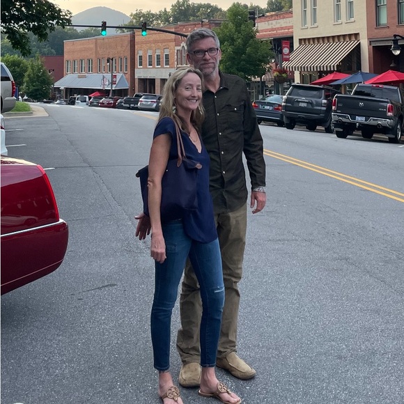 Meet your Posher, Jennifer - Picture 3 of 11